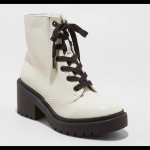 Universal Thread Women’s Brie Lace-Up Combat Boots
